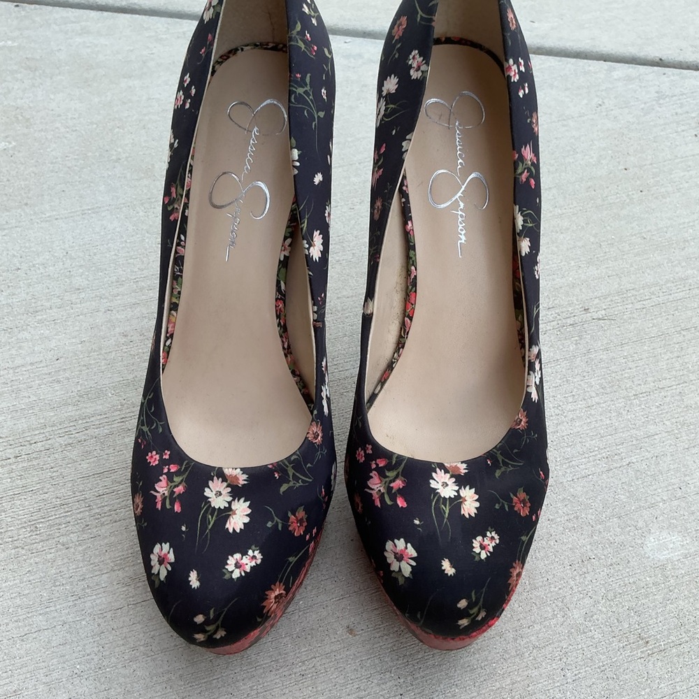 Jessica Simpson Black Floral Heels